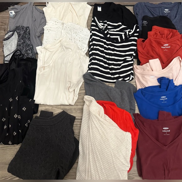 Old Navy Top Lot (19 tops) - Picture 1 of 9